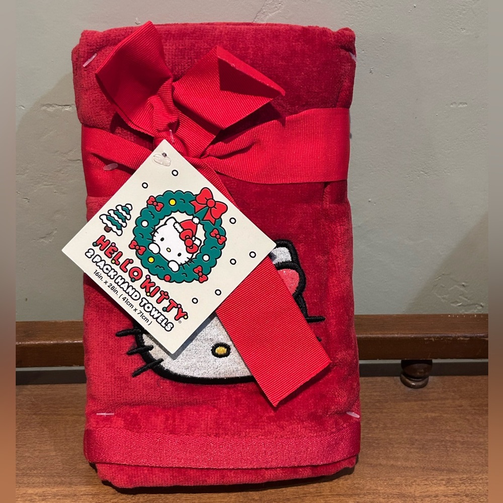 Hello Kitty 2 Pack Red & White Christmas Themed Hand Towels Made By Sanrio - Picture 2 of 4